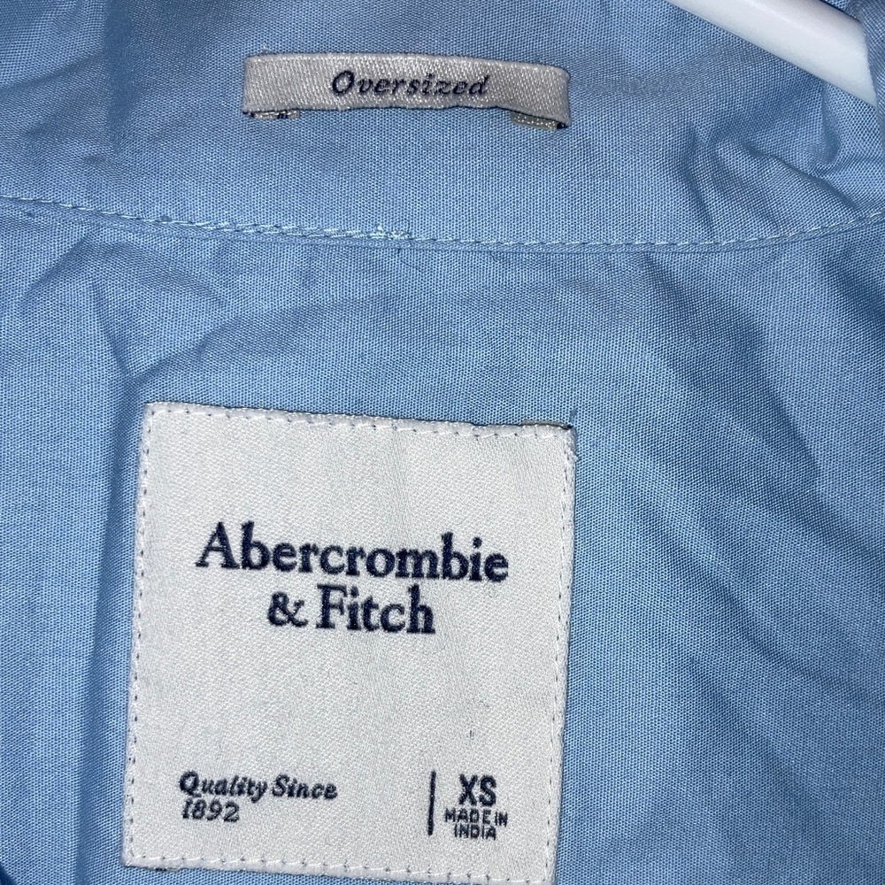 #134. Abercrombie & Fitch Women's Light Blue Button-Down Shirt - Picture 3 of 4